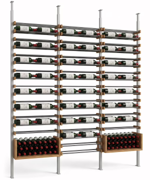 Cave à vin sur mesure, rangement bouteille Agencement moderne de cave à vin avec étagères et casiers en bois et métal pour un rangement optimal des bouteilles.